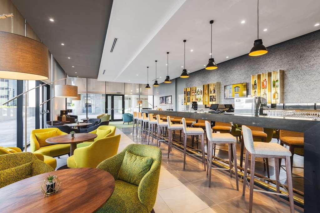 Hilton Garden Inn ウィントフーク レストラン 写真