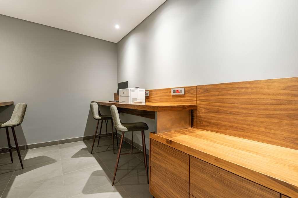 Hilton Garden Inn ウィントフーク 設備 写真